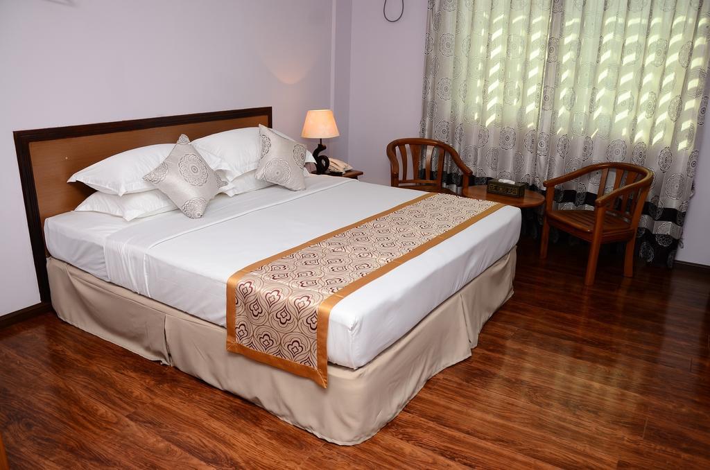 Great Glory Hotel Янгон Экстерьер фото